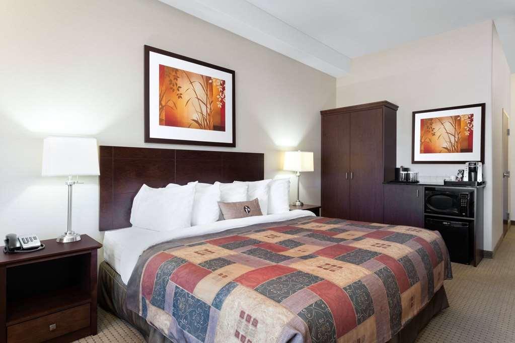 Ramada By Wyndham Weyburn Quarto foto
