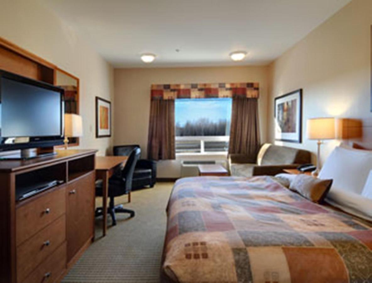 Ramada By Wyndham Weyburn Quarto foto