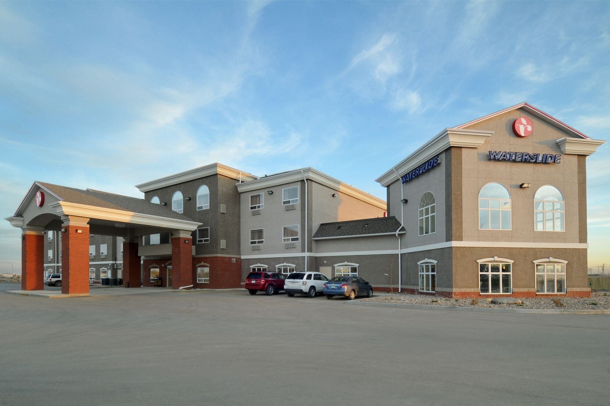 Ramada By Wyndham Weyburn Exterior foto