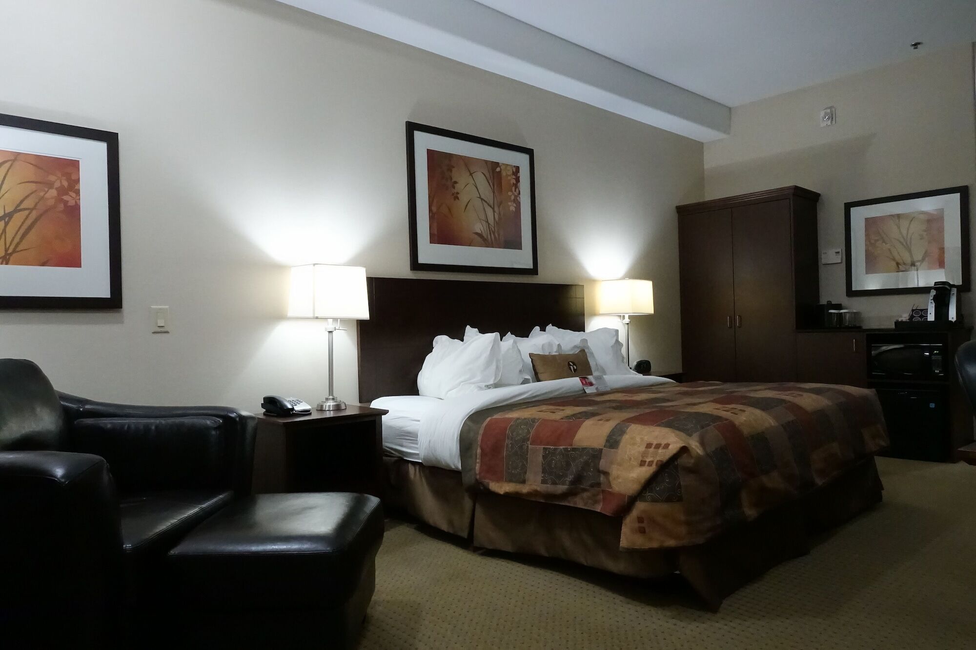 Ramada By Wyndham Weyburn Exterior foto