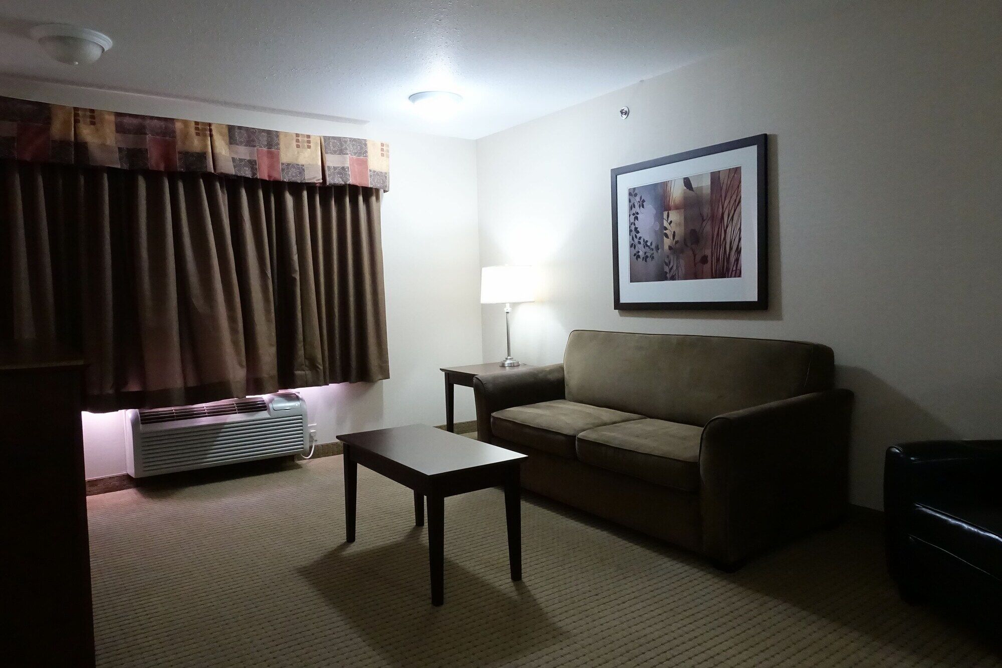 Ramada By Wyndham Weyburn Exterior foto